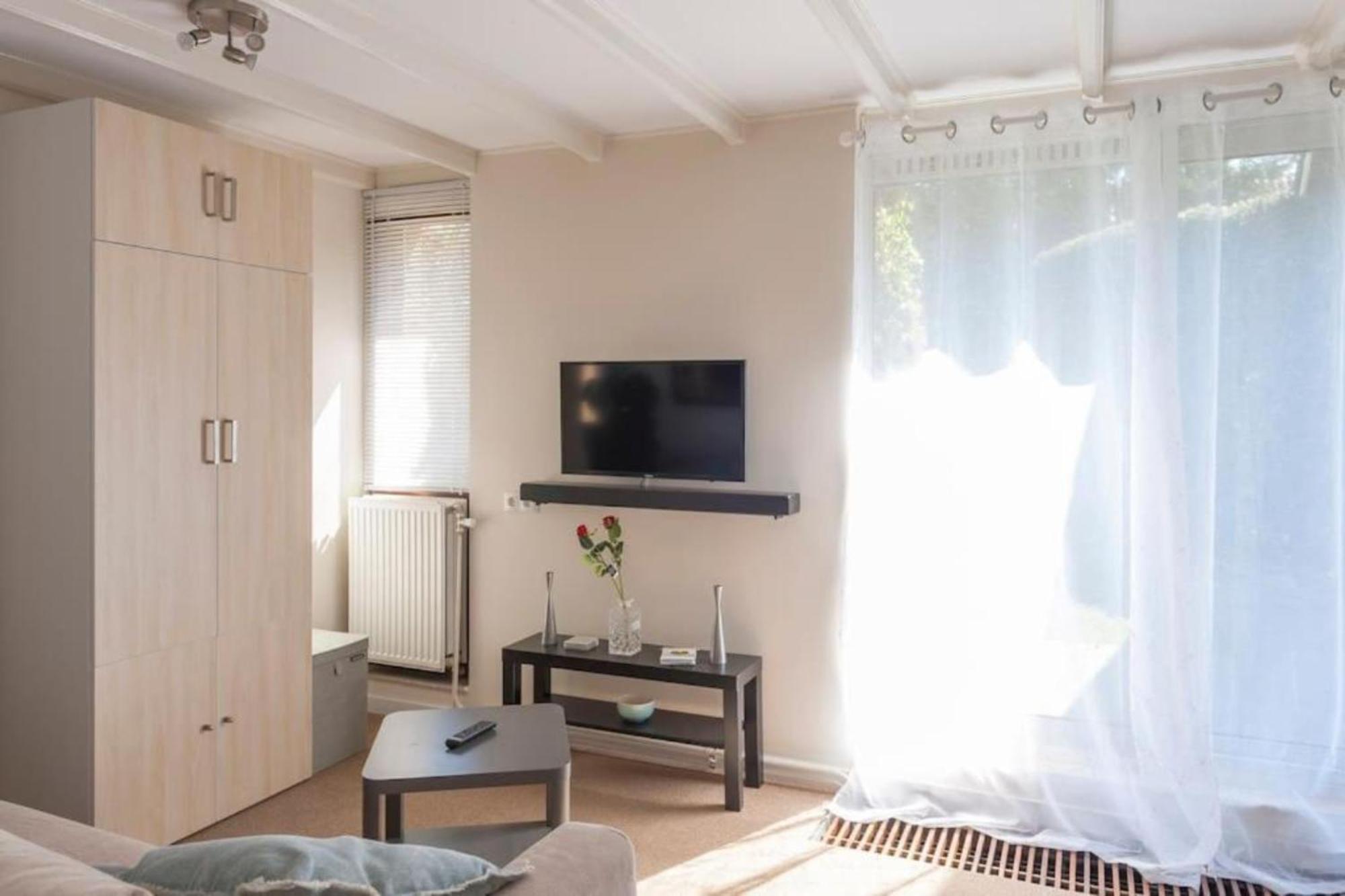 Front Room In Villa Near Centre And Tue 에인트호번 외부 사진